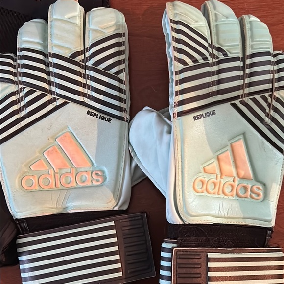 Adidas Cream and Black Goalkeeper Gloves with Finger Protection - Picture 2 of 11